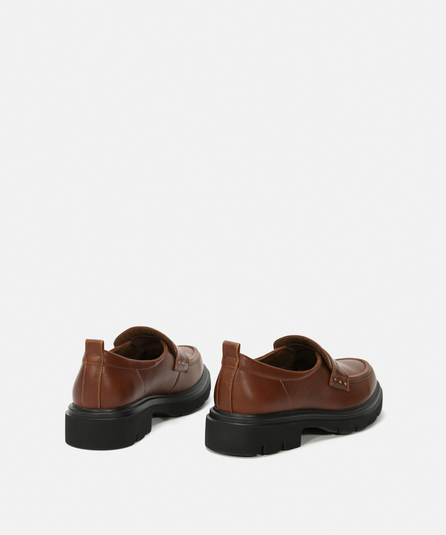 Mocasines detalle tachas image number null